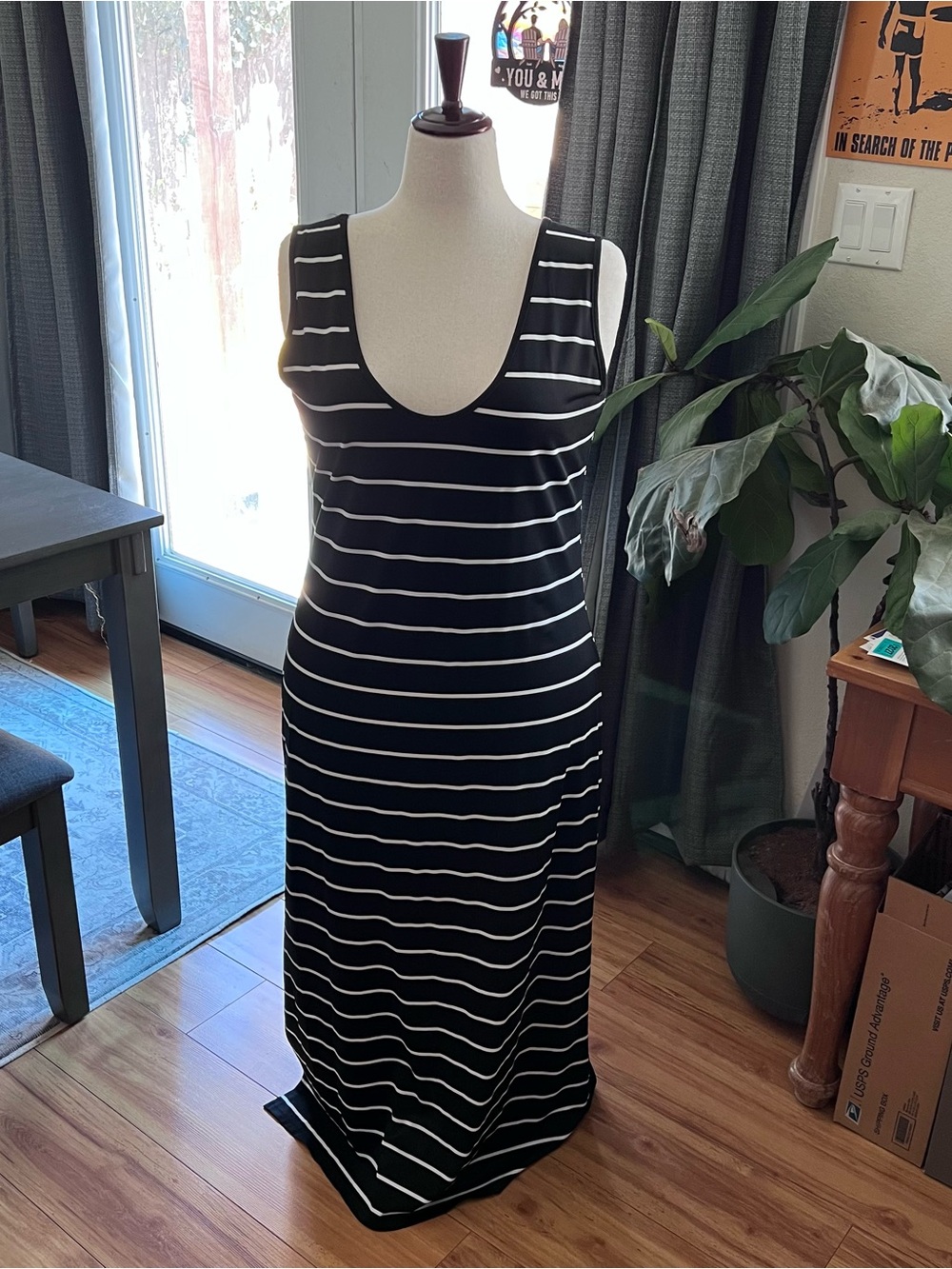 Black & White Striped Maxi Dress – Women’s Size XL - Picture 2 of 6